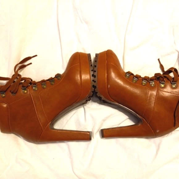 Camel Bootie - Picture 2 of 6